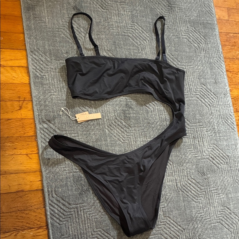 SKIMS Black Strapless Cutout swimsuit - Picture 3 of 10